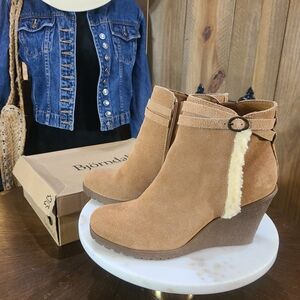 Bjorndal Tan Suede Wedge Ankle Boots with Shearling Accent